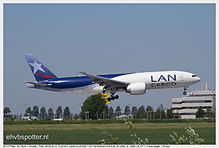 Chile - LAN Cargo_B-777-F6N - N774LA_EHAM