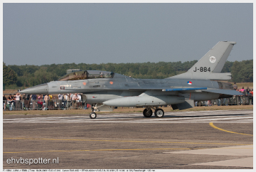 F-16BM - J-884_EBBL