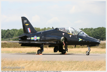 Hawk T1W - XX220_EBBL