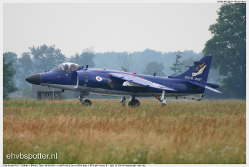 2004_06_18_14_09_52_Sea Harrier F-A2 - ZH809
