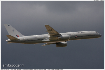 2009_07_18_17_31_07_B-757-2K2 - NZ7572