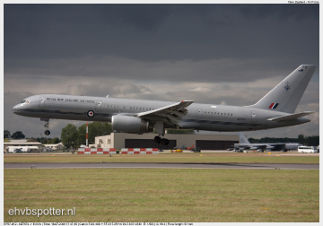 2009_07_18_17_47_35_B-757-2K2 - NZ7572