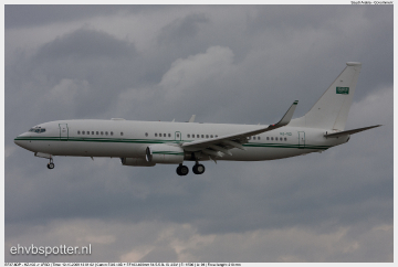 2009_10_12_13_01_02_B-737-8DP - HZ-102