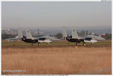 2009_10_13_09_17_32_F-15C - Formation