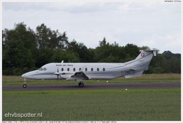 2012_06_22_14_29_11_Beech B1900D - T-729