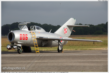 2013_06_14_02_29_36_MiG-15UTI - SP-YNZ