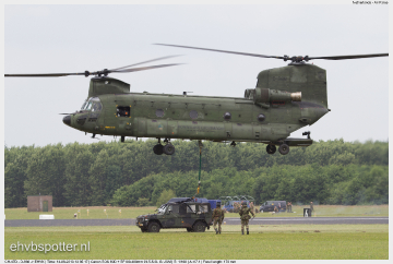 2013_06_14_13_35_17_CH-47D - D-666