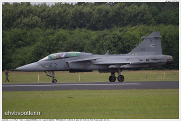 2013_06_14_15_05_00_JAS39D - 42