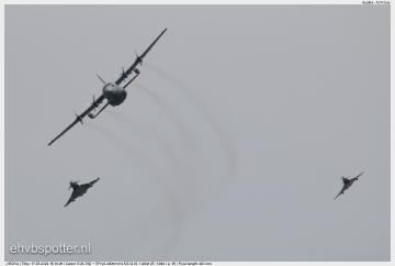 2022_07_17_15_10_29_C-130K - Formation