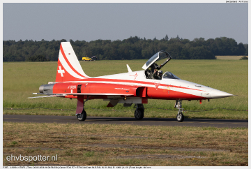 2026_06_26_18_20_56_F-5E - J-3090